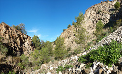 Grupo Mineralógico de Alicante. Explotación de Porfidos. Sierra de Oltra. Calpe. Alicante  