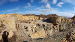 Grupo Mineralógico de Alicante.   Gravera del Barraquero, Hoya Redonda, Enguera . Comarca Canal de Navarrés, València  