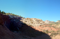 Grupo Mineralógico de Alicante. Explotaciones de arcilla. Inmediaciones Bancal Fondó, Barranc Font del lobo.Tibi , Alicante