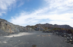 Grupo Mineralógico de Alicante. Cantera los Serranos. Sierra de Albatera. Hondon de los Frailes. Alicante 