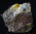 Grupo Mineralógico de Alicante. Azufre y calcita. Mina San Francisco. Tibi. Alicante  