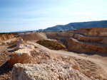 Grupo Mineralógico de Alicante. Gravera del Barraquero, Hoya Redonda, Enguera. Comarca Canal de Navarrés, València  