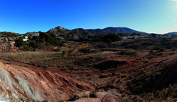 Grupo Mineralógico de Alicante. Yacimiento de Aragonitos de Loma Badá. Petrer. Alicante   