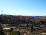 Grupo Mineralógico de Alicante.  Afloramiento de Aragonito. Casas de Ves. Albacete  