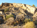 Grupo Mineralógico de Alicante. Exolotaciones de áridos y yeso. Cabezo del Polavar. Villena. Alicante