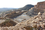 Grupo Mineralógico de Alicante.  Explotación deáridos de Holcin. Busot. Alicante 