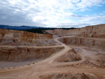 Grupo Mineralógico de Alicante. Gravera del Barraquero, Hoya Redonda, Enguera, Comarca Canal de Navarrés, Valencia 