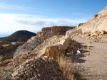 Grupo Mineralógico de Alicante. Cantera de Áridos de Holcin, Busot. Alicante