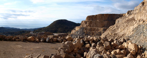 Grupo Mineralógico de Alicante. Cantera de Áridos de Holcin, Busot. Alicante