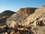 Grupo Mineralógico de Alicante.  Cantera de Áridos de Holcin. Busot. Alicante 