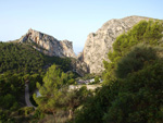 Grupo Mineralógico de Alicante. Cantera Barranco de la Mola. Sierra de Olta, Calpe. Alicante