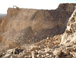 Grupo Mineralógico de Alicante.  Cantera de Áridos Sodira. Busot. Alicante 