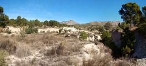 Afloramiento de marcasitas, Rambla en finca La Canyaeta Blanca, Agost, Alicante