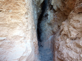 Cantera de Yeso. Cabezo de la Panadesa. Castalla. Alicante   Cuarzo y Pistacita xx de 2 cm Albatera  