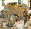 Grupo Mineralógico de Alicatnte. II Feria de Minerales de Elche. Stand de Khalid