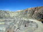 Grupo Mineralógico de Alicante.  Cantera de Ofitas de los Serranos y sierra de Albatera  Alicante  