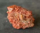 Grupo Mineralógico de Alicante. Cuarzo Hematoideo. Trias de Chella. Valencia 