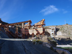 Grupo Mineralógico de Alicante. Explotación de Ofitas Los Serranos. Hondón de los Frailes. Alicante   