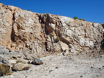 Grupo Mineralógico de Alicante.Afloramiento de Aragonitos. Casas de Ves. Albacete   