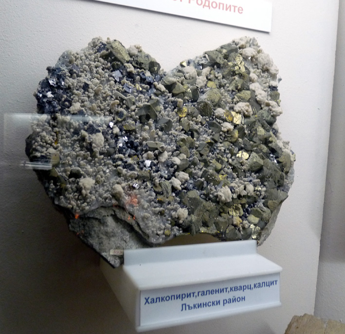 Grupo Mineralógico de Alicante. Museo de Ciencias de Burgas y Plovdiv. Bulgaria