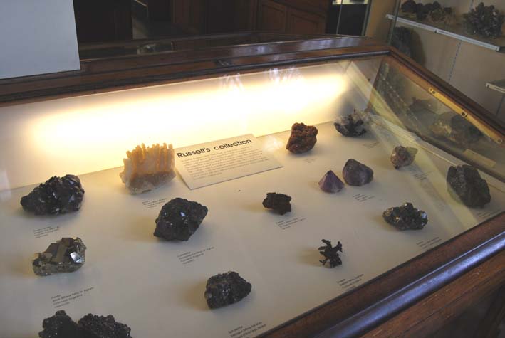 Grupo Mineralógico de Alicante.  The Natural History Museum